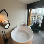 Panorama Level 25 & 26 S P A Z Wanna I Sauna