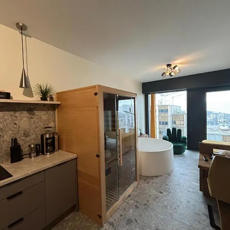 Panorama Level 25 & 26 S P A Z Wanna I Sauna